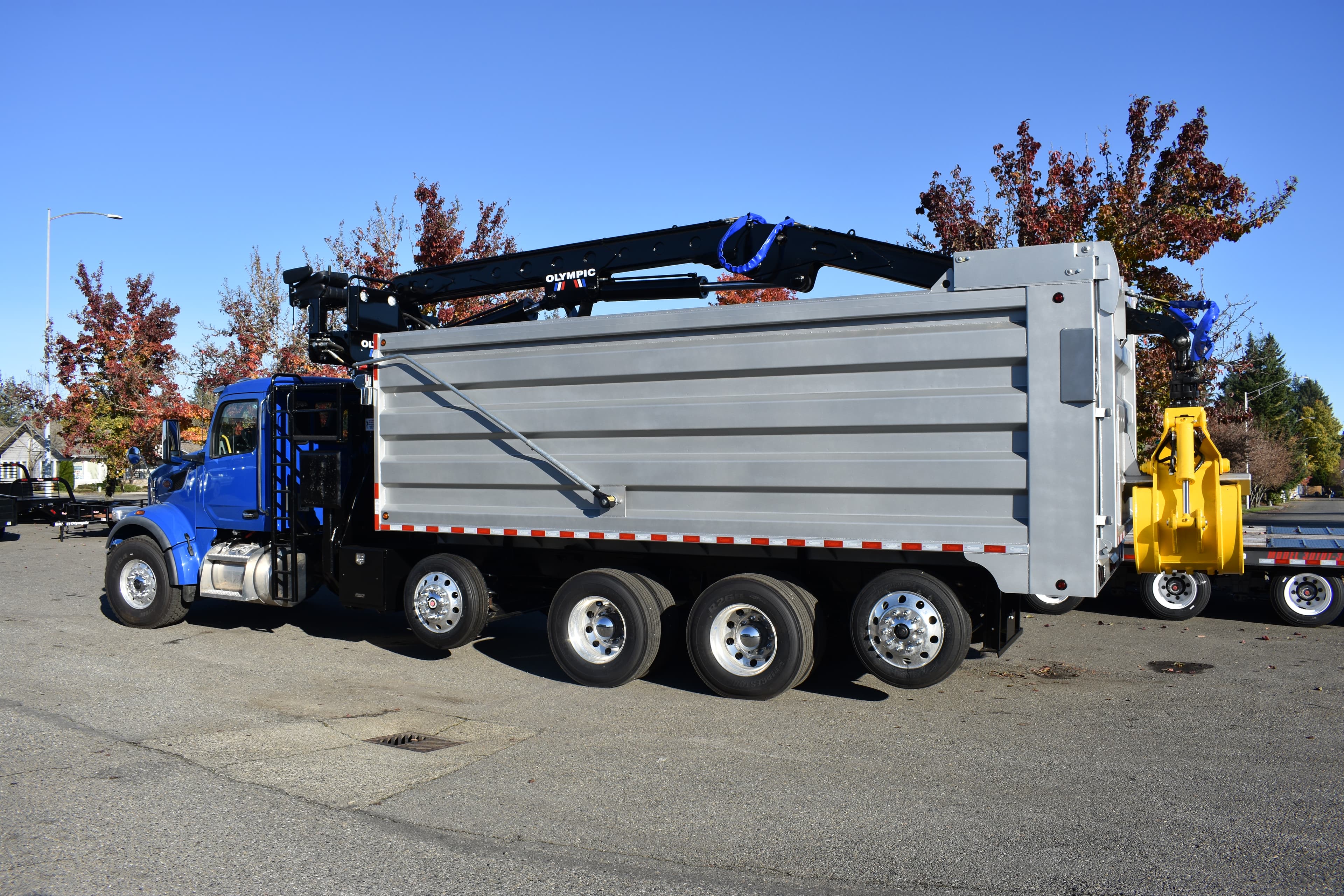 14 Ton loader swing arc